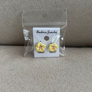 New Hawaiian Plumeria Earrings for Pierced Ears